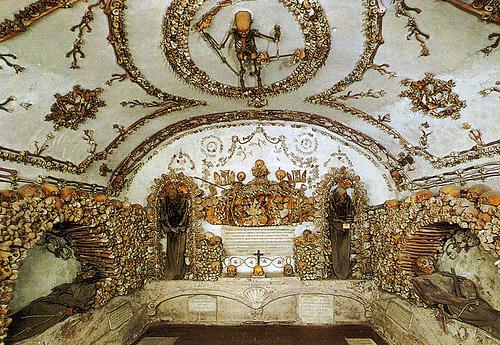 Cripta dei tre scheletri